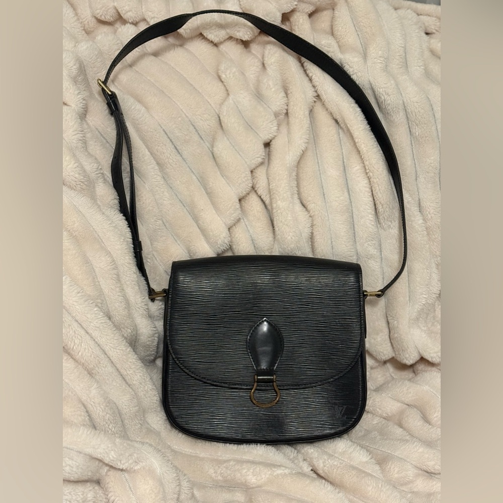 Authentic Louis Vuitton Epi St. James bag